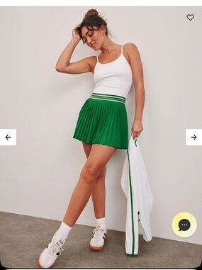 Beyond Yoga Green Pleated Mini Skirt with Striped Waistband
